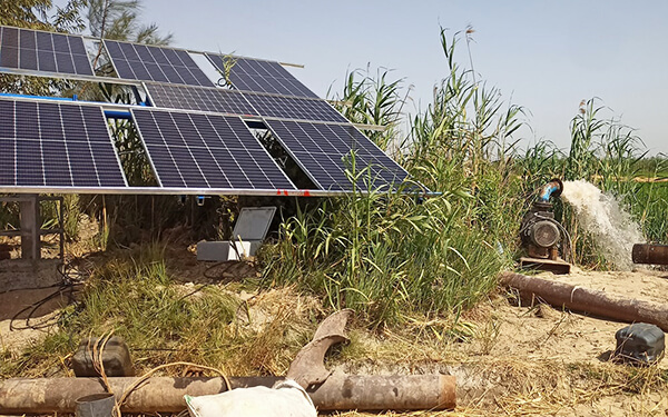 Inversor de bomba de agua solar de 5,5 kW en Pakistán